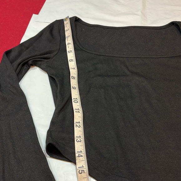 CROP TOP shirts LOT OF TWO WHITE sweetheart neck ribbed black Long sleeves Small - Picture 5 of 13
